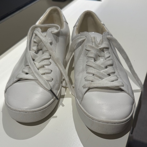 Micheal kors Shoes - Picture 1 of 4